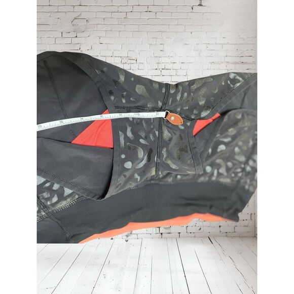 RARE Lululemon speed black leopard print shorts women's size 4 - Picture 4 of 7